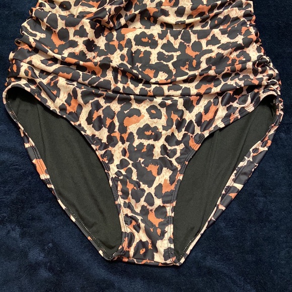 New animal print bathing suit - Picture 3 of 5